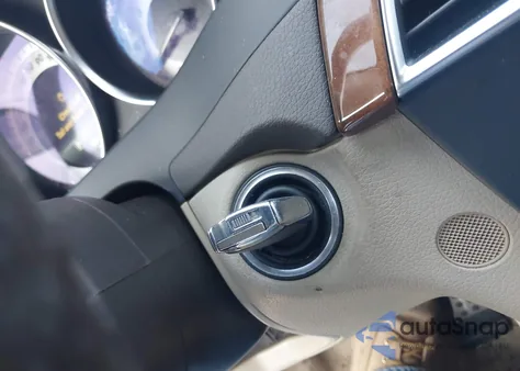 2014 Mercedes-Benz C-Class C 250 Sport z USA, uszkodzony, nr VIN WDDGF4HB5EG228123